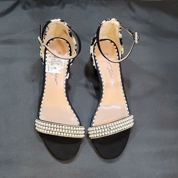 BRAND NEW BETSY JOHNSON LOW BLOCK-HEEL SANDAL - Picture 1 of 14